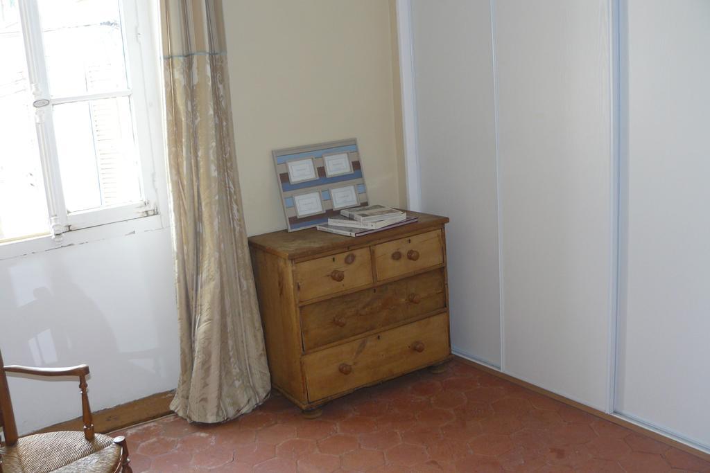 Porte De Paris Montesson Room photo